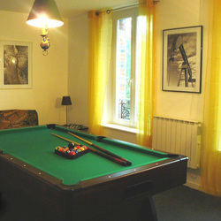 Square 21 salon 2 billard    chambre 5  appoint 2 couchages 