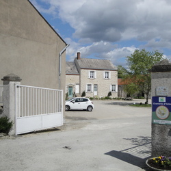Square 2015 la cour de la ferme de la poterie  1 